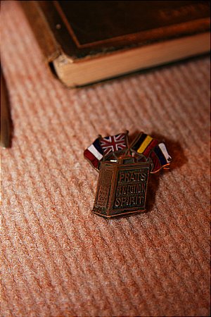 PRATTS 4 FLAG PIN - click to enlarge